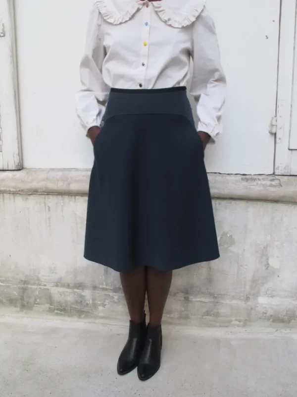 Erotokritos Bottoms*Frankie college blue knee length skirt